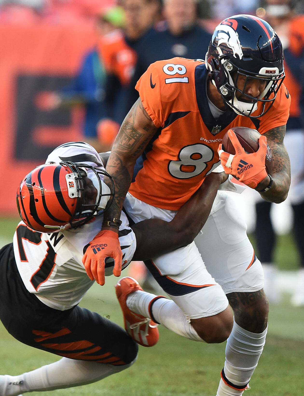 121921-s-dg-bengalsbroncos1240 .jpg